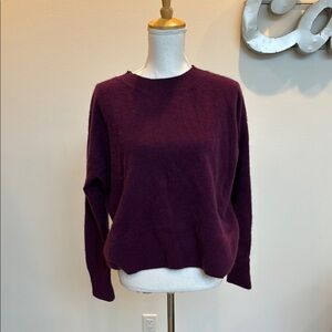 Vince 100% Cashmere Crewneck Sweater: Size M: Good Condition some pilling